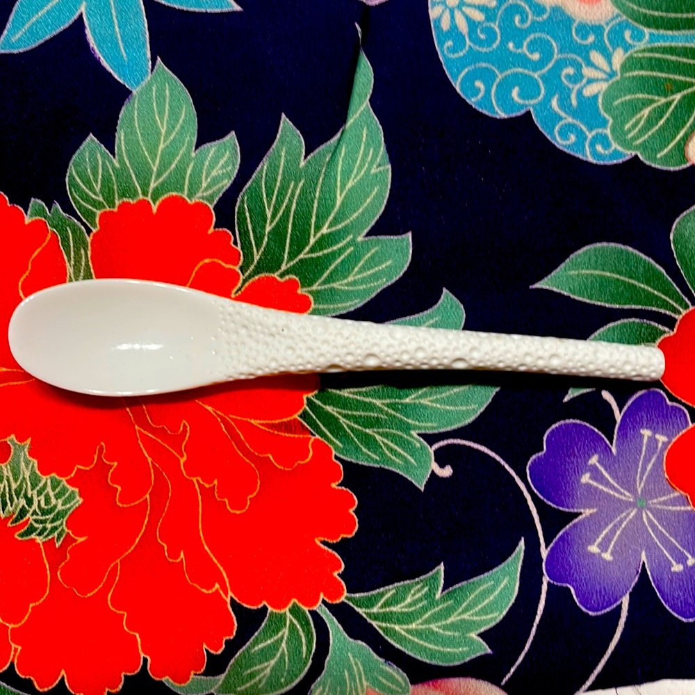 Coral spoon white